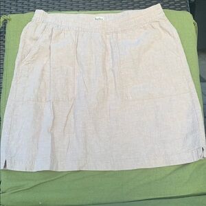 Hatley Cream Knee-Length Casual Skirt